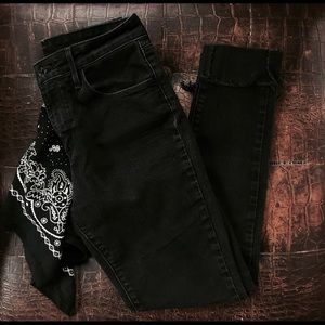 Black Distressed Levi's